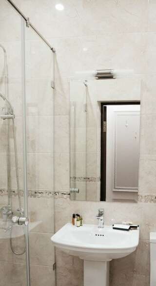 Отель Даллас Пятигорск Люкс комфорт-3